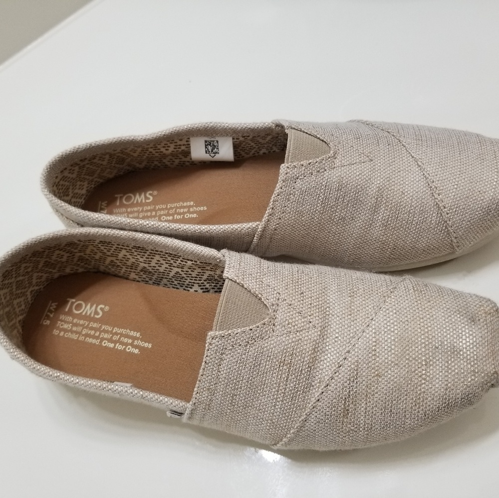 Tom's size 7.5